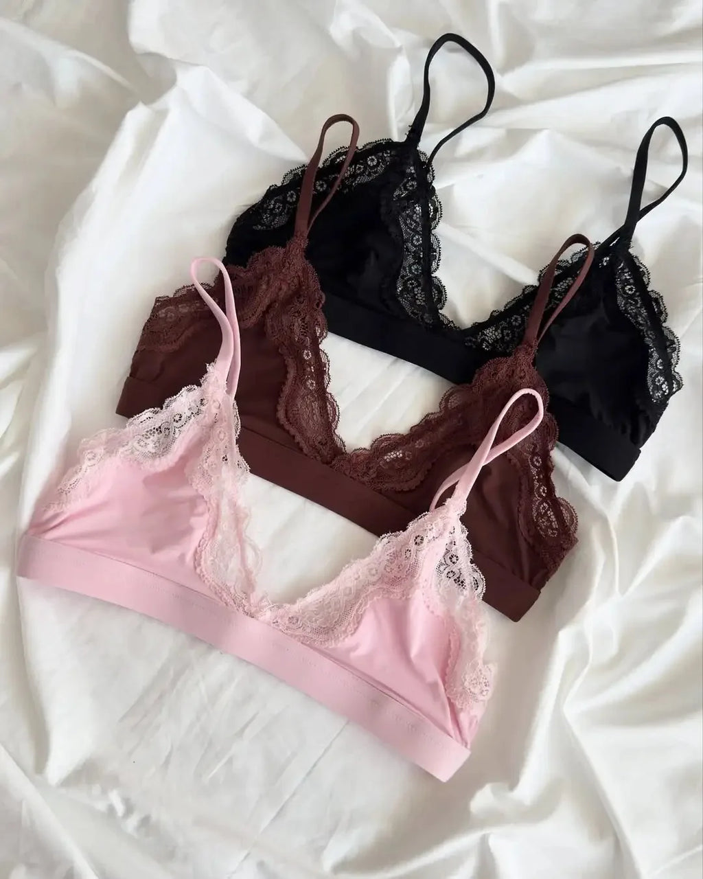 Soft Scalloped Lace Deep Plunge Wire-Free Bralette