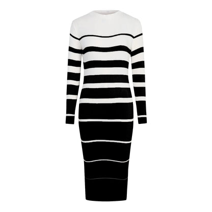 Minimalist Striped Knit Midi Dress with Casual Streetwear Styling