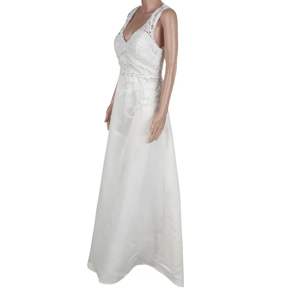 Elegant Sleeveless A-Line Maxi Dress with Lace Detail and V Neck
