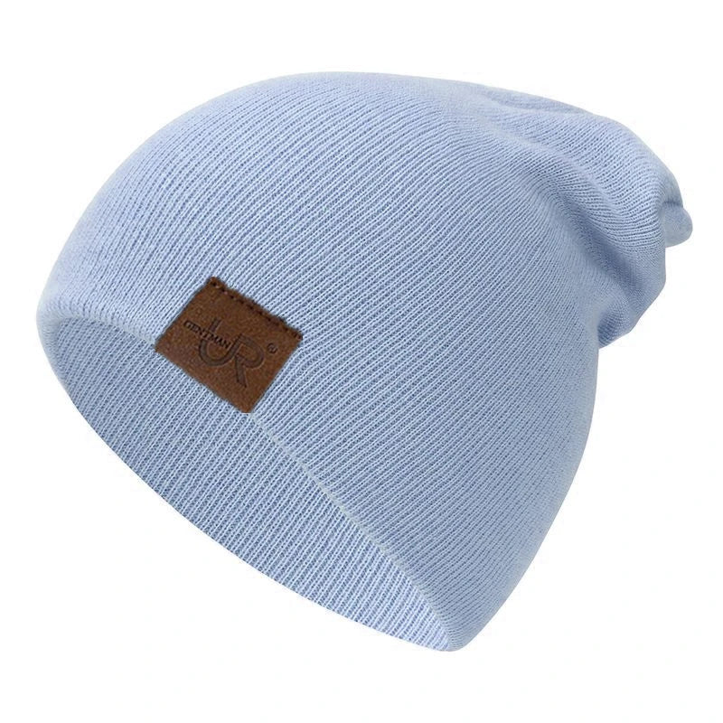 Minimalist Slouchy Acrylic Knit Beanie with Decorative Patch for Casual Streetwear Winter Fashion