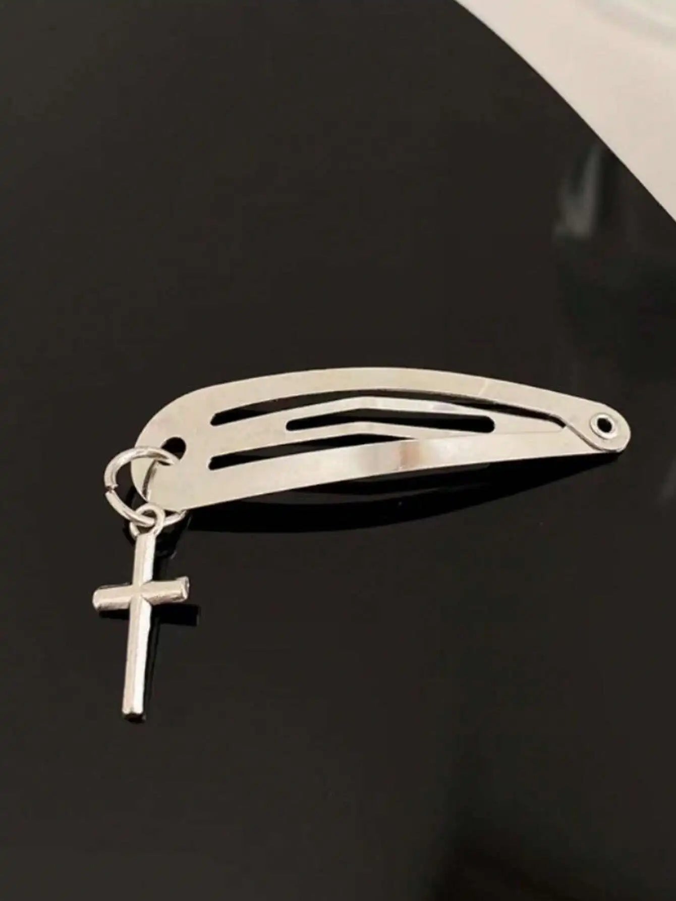 Gothic Cross Hair Clip Set Punk Streetwear Statement Accessories Collection