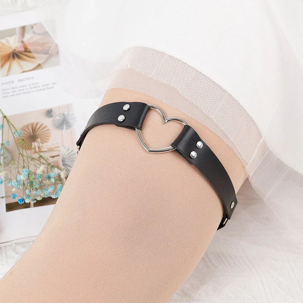 Lace Heart Thigh Garter Set Romantic Gothic Alternative Fashion Accessory