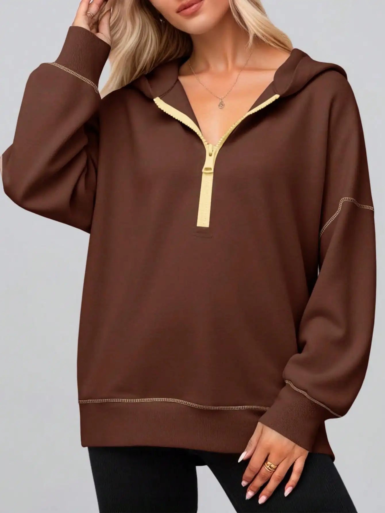 Cropped Zip-Up Hoodie with Slim Fit and Contemporary Streetwear Design