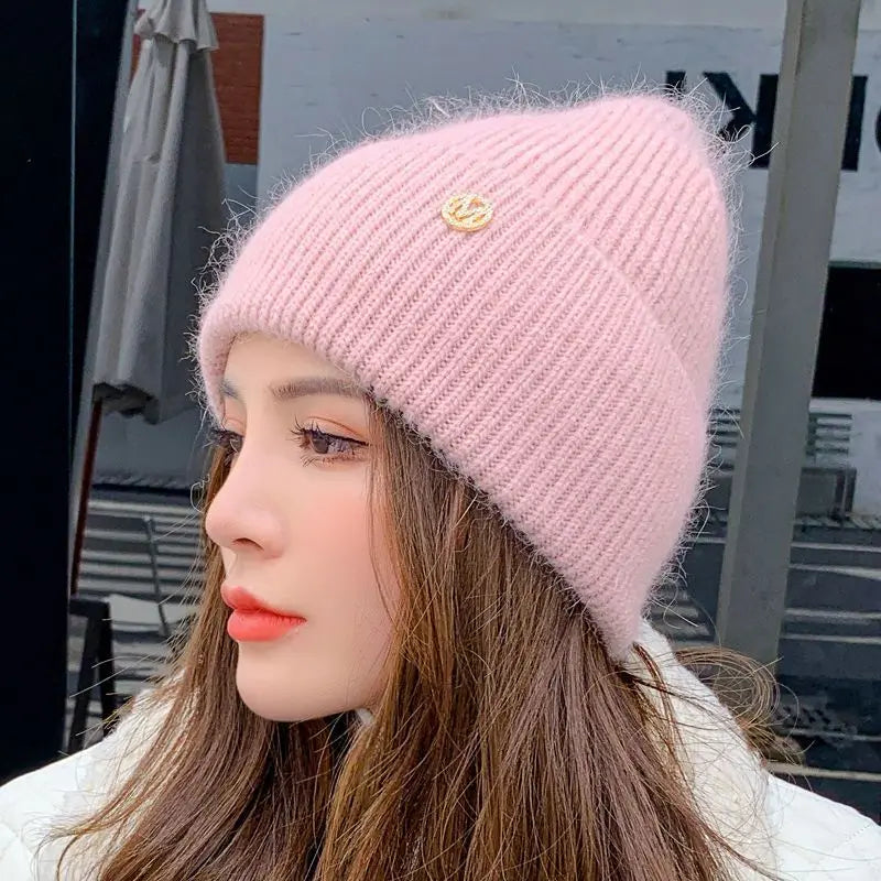 Minimalist Ribbed Knit Polyester Beanie for Everyday Casual Winter Streetwear Comfort and Warmth