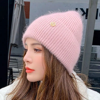 Minimalist Ribbed Knit Polyester Beanie for Everyday Casual Winter Streetwear Comfort and Warmth