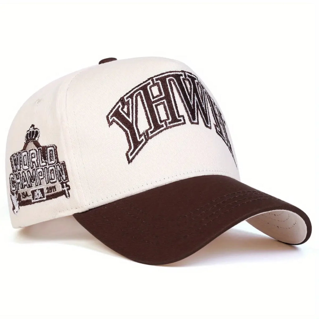 Embroidered Two-Tone Adjustable Baseball Cap with Curved Brim for Modern Streetwear Fashion