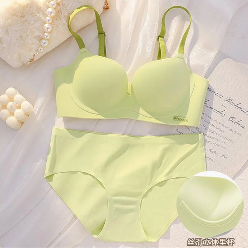 Minimalist Beige Seamless Wire-Free Bra and Brief Set