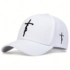 Minimalist Embroidered Baseball Cap with Curved Brim for Contemporary Streetwear Casual Fashion