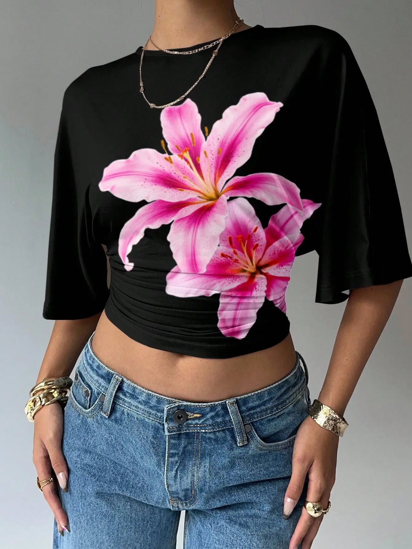 Batwing Sleeve Crop Tee with Relaxed Fit and Minimalist Casual Style