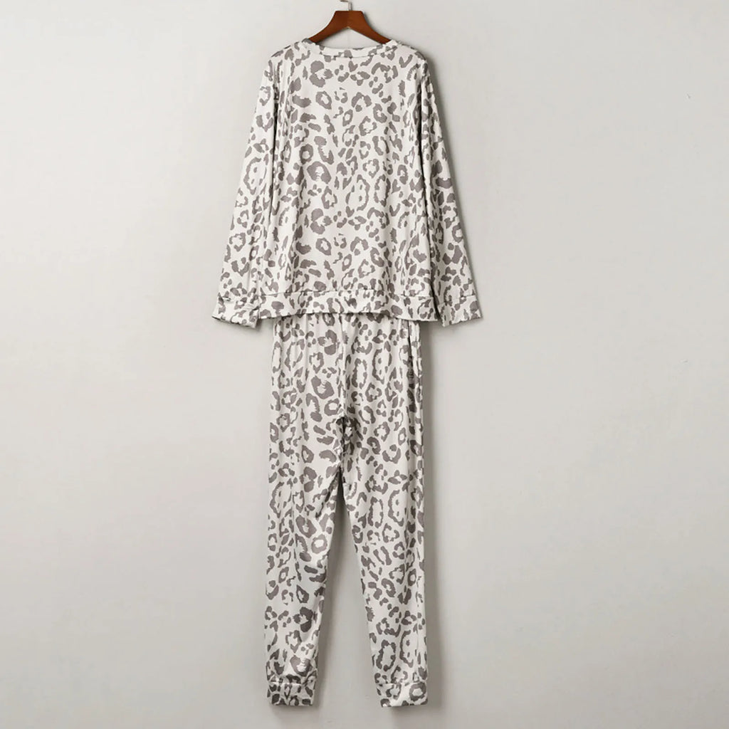 Relaxed-Fit Two-Piece Leopard Print Loungewear Set with Wide Neckline and Tapered Pants