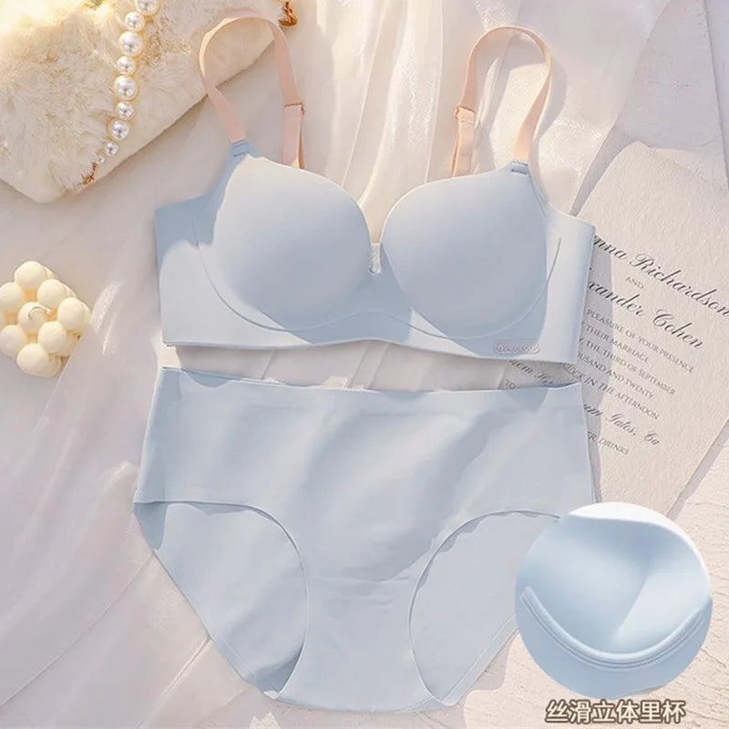 Minimalist Beige Seamless Wire-Free Bra and Brief Set