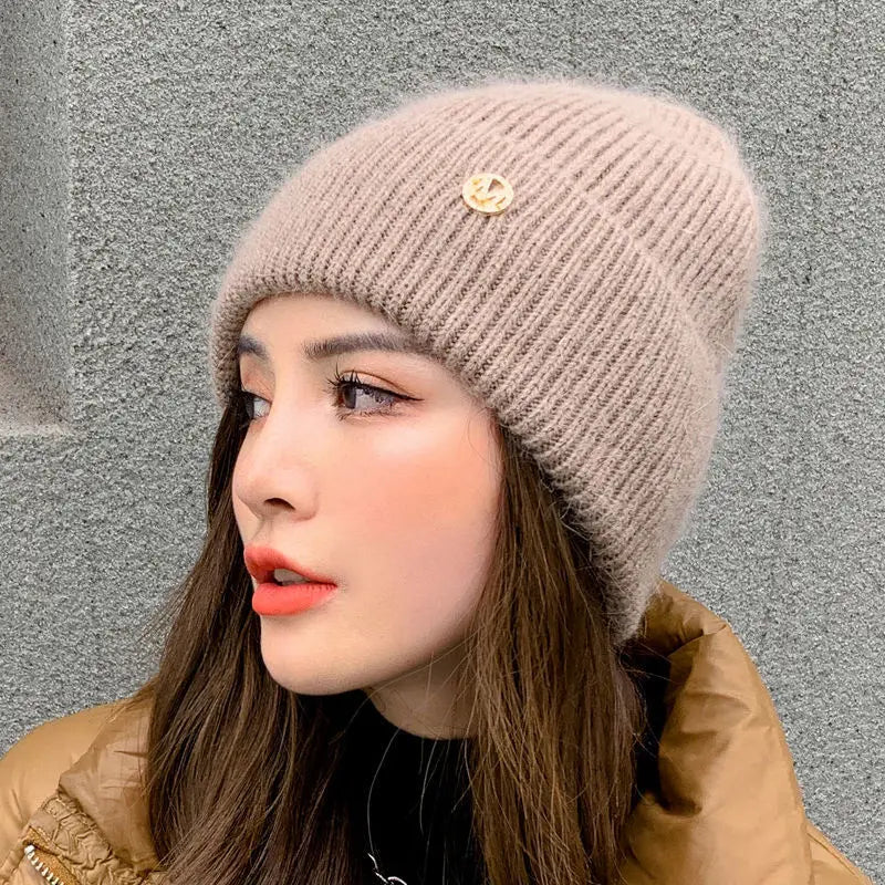 Minimalist Ribbed Knit Polyester Beanie for Everyday Casual Winter Streetwear Comfort and Warmth