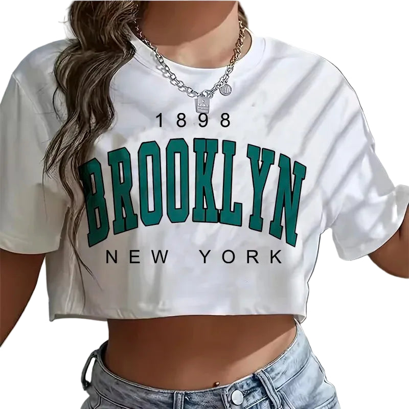 Women's Vintage City Graphic Crop T-Shirt for Casual Streetwear Everyday Modern Fashion Style