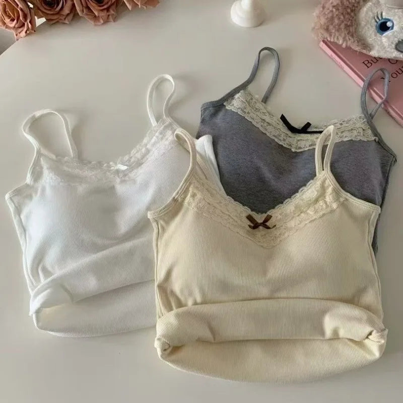 Lace Trim Knit Camisole Tank Top with Slim Fit Everyday Streetwear Style