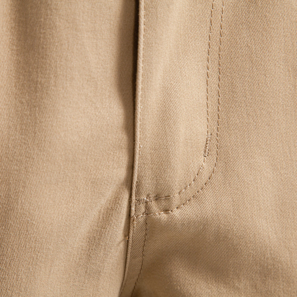 Men's Relaxed Fit Cotton Cargo Shorts with Elastic Waist and Utility Pocket Design