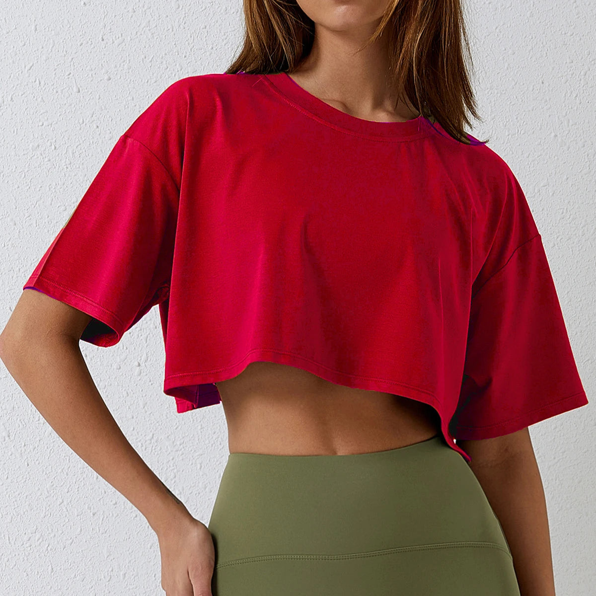 Women's Relaxed Cropped T-Shirt for Minimalist Casual Streetwear Everyday Comfort and Layered Style