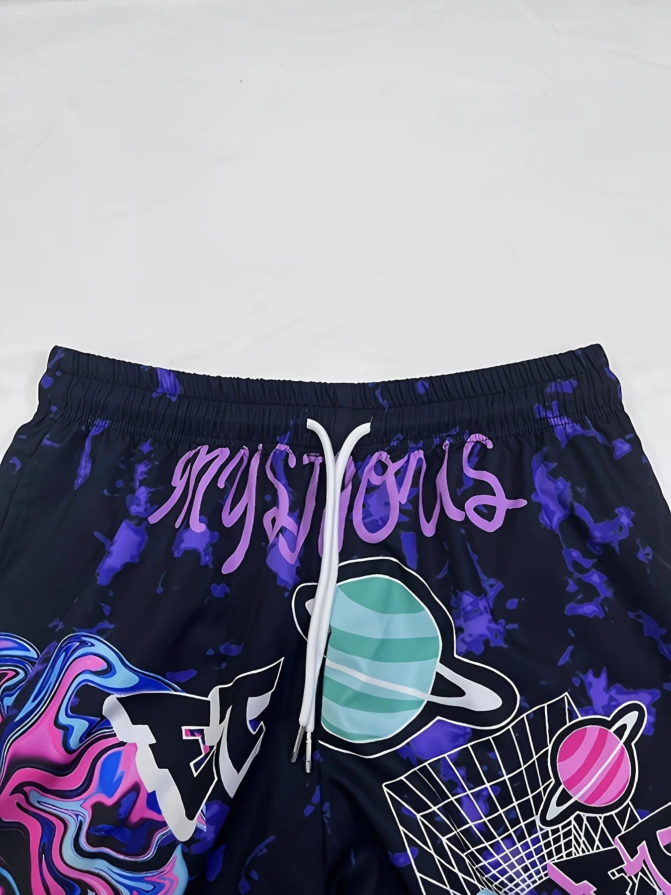 Men's Graphic Print Athletic Shorts with Relaxed Fit and Casual Beachwear Style