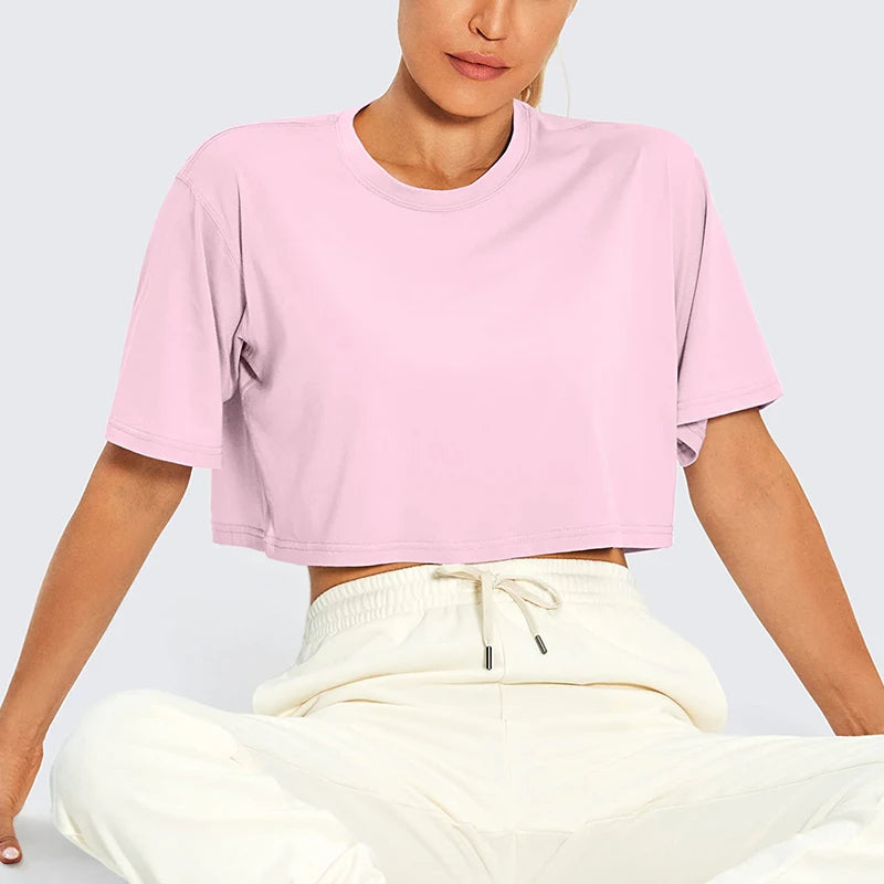 Minimalist Cropped Tee with Relaxed Fit and Clean Casual Streetwear Style