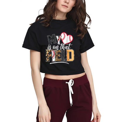 Graphic Crop Tee with Fitted Silhouette and Casual Streetwear Styling