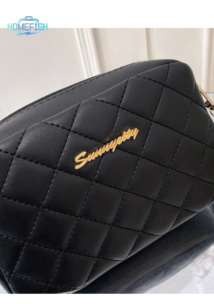 Quilted Chain Strap Saddle Crossbody Bag with Tassel Accent Design