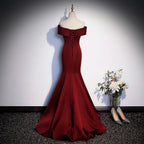 Structured Sweetheart Neckline Gothic Evening Gown with Flowing Skirt