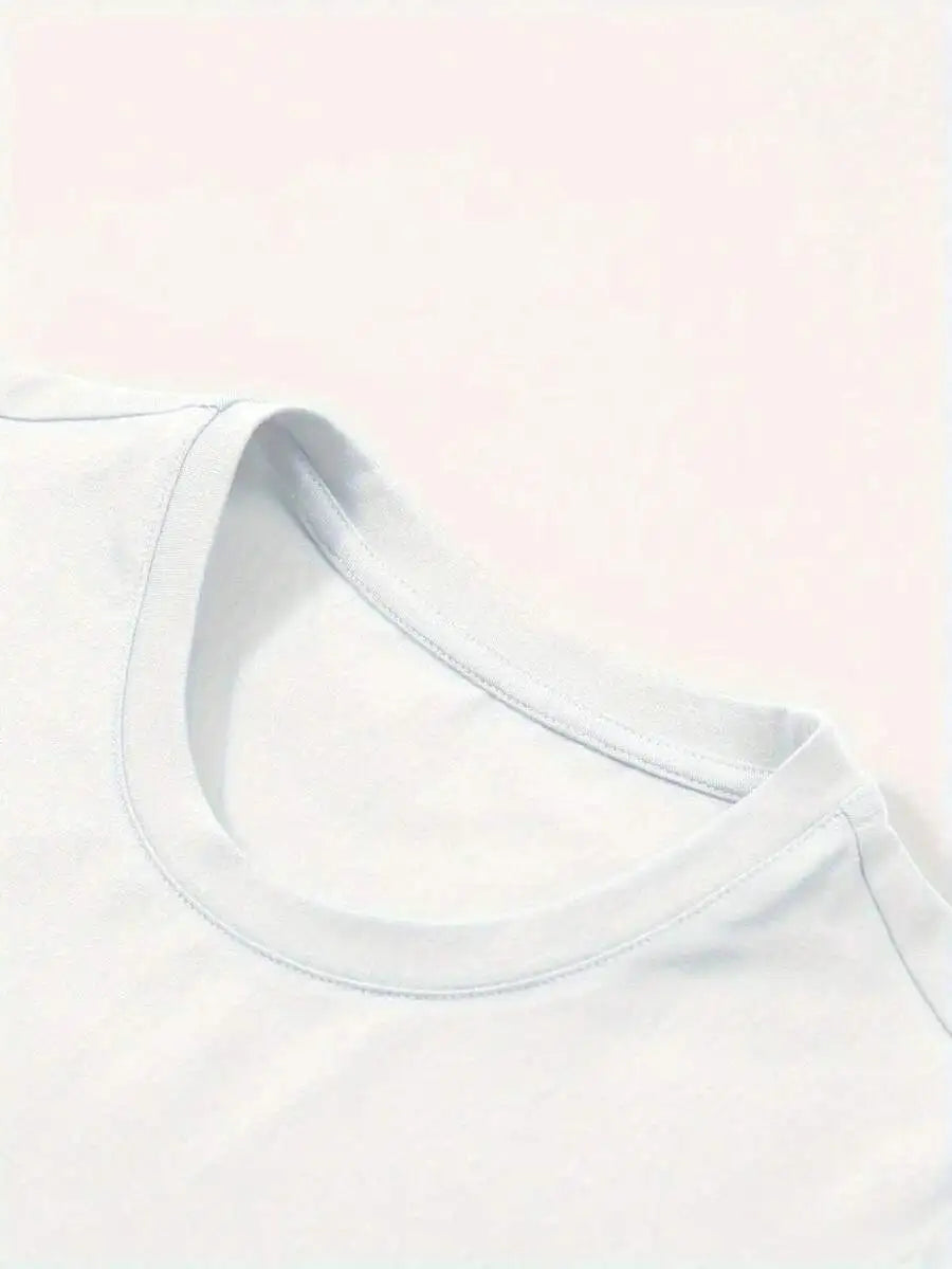 Butterfly Graphic Crop Tee with Relaxed Fit and Casual Streetwear Appeal