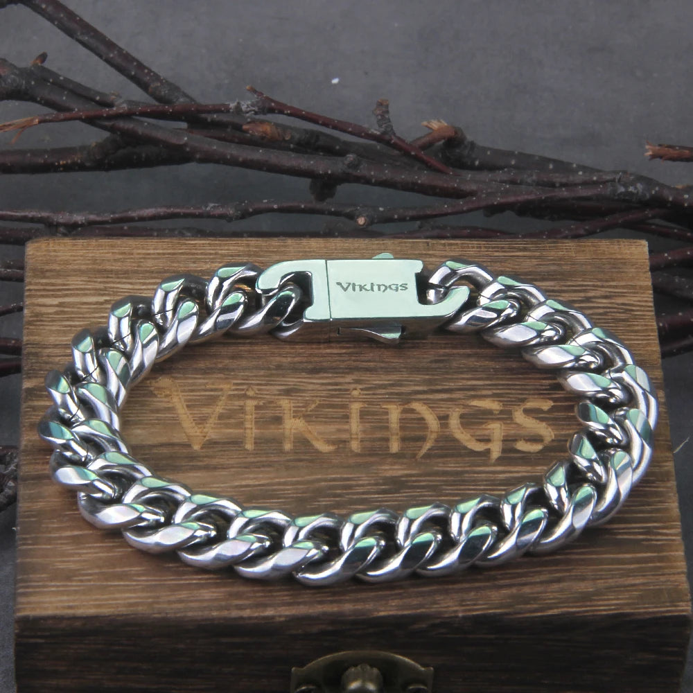 Heavy Cuban Link Chain Bracelet for Punk and Alternative Streetwear Styling