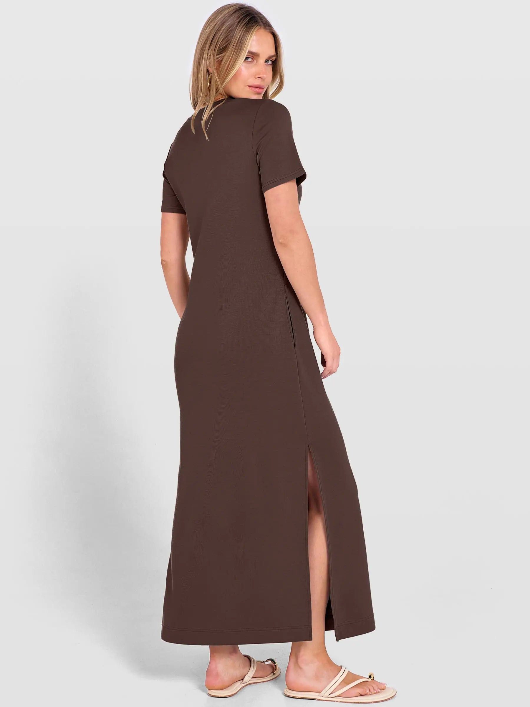 Relaxed Crew Neck Maxi Dress with Side Slits and Functional Pockets