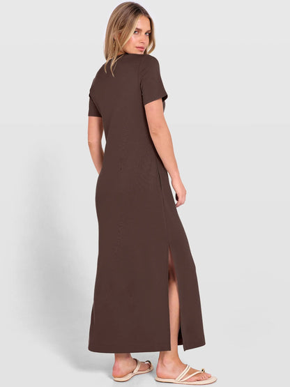 Relaxed Crew Neck Maxi Dress with Side Slits and Functional Pockets