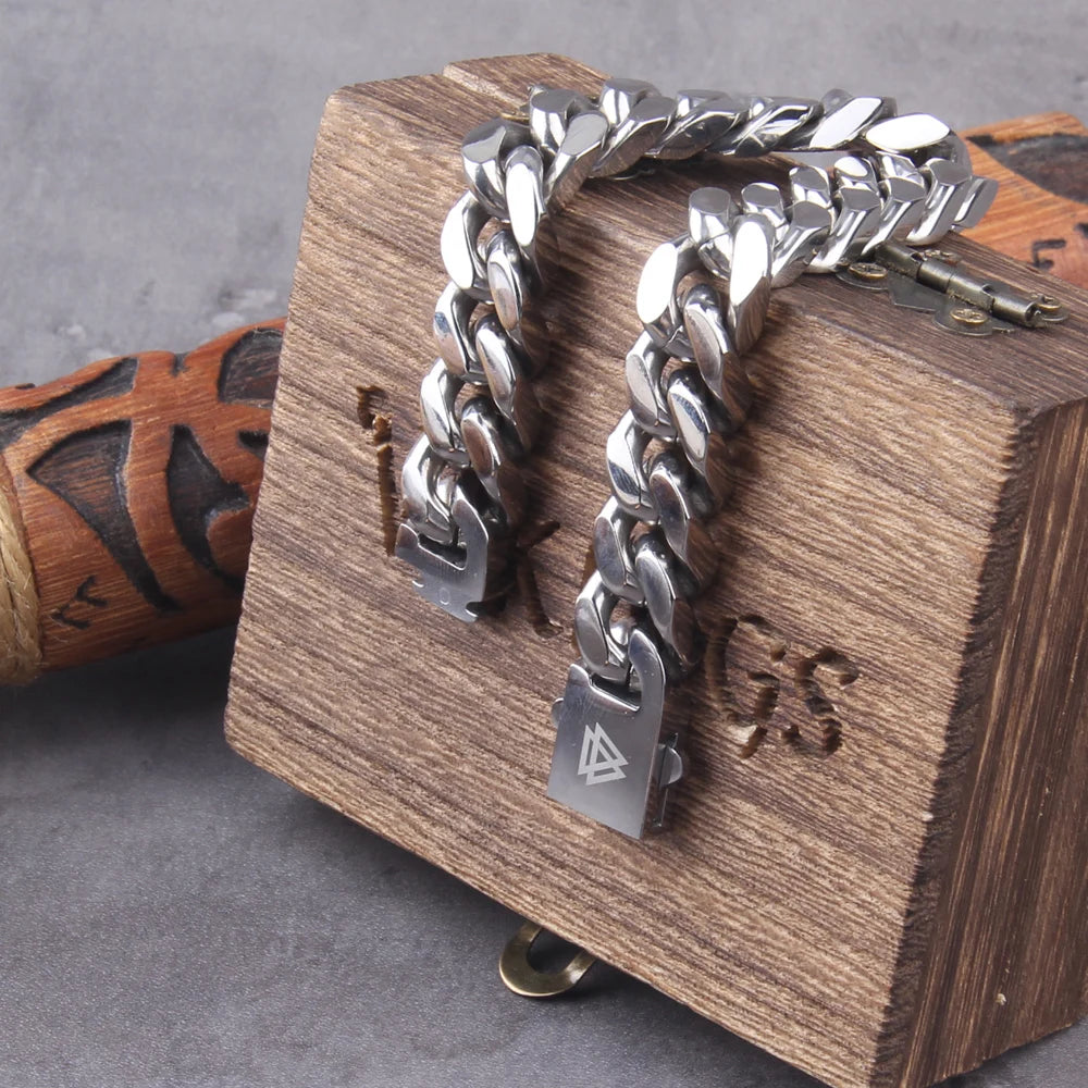 Heavy Cuban Link Chain Bracelet for Punk and Alternative Streetwear Styling