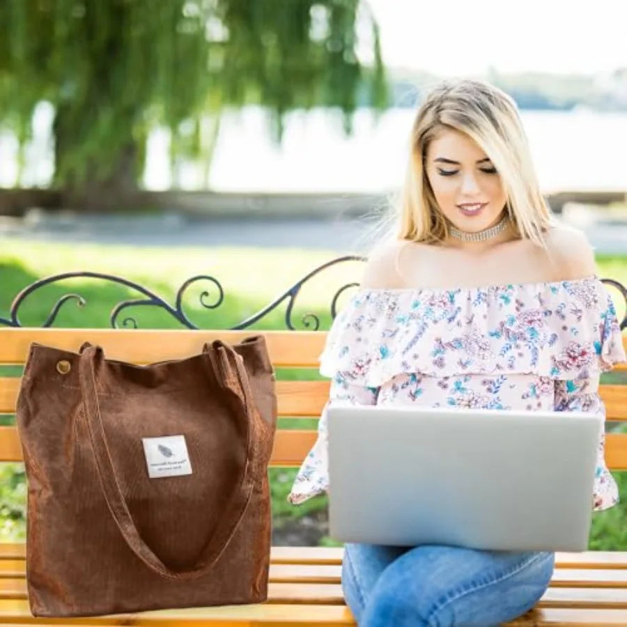 Minimal Textured Tote Shoulder Bag with Relaxed Everyday Structure