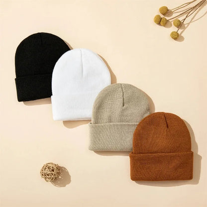 Minimalist Polyester Knit Beanie for Everyday Casual Streetwear Winter Outdoor Comfort and Style