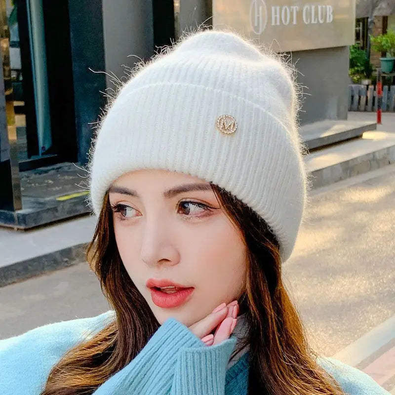 Minimalist Ribbed Knit Polyester Beanie for Everyday Casual Winter Streetwear Comfort and Warmth