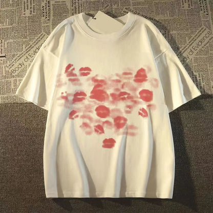 Oversized Lip Print Graphic Cotton T-Shirt with Contemporary Streetwear Styling