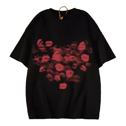 Oversized Lip Print Graphic Cotton T-Shirt with Contemporary Streetwear Styling