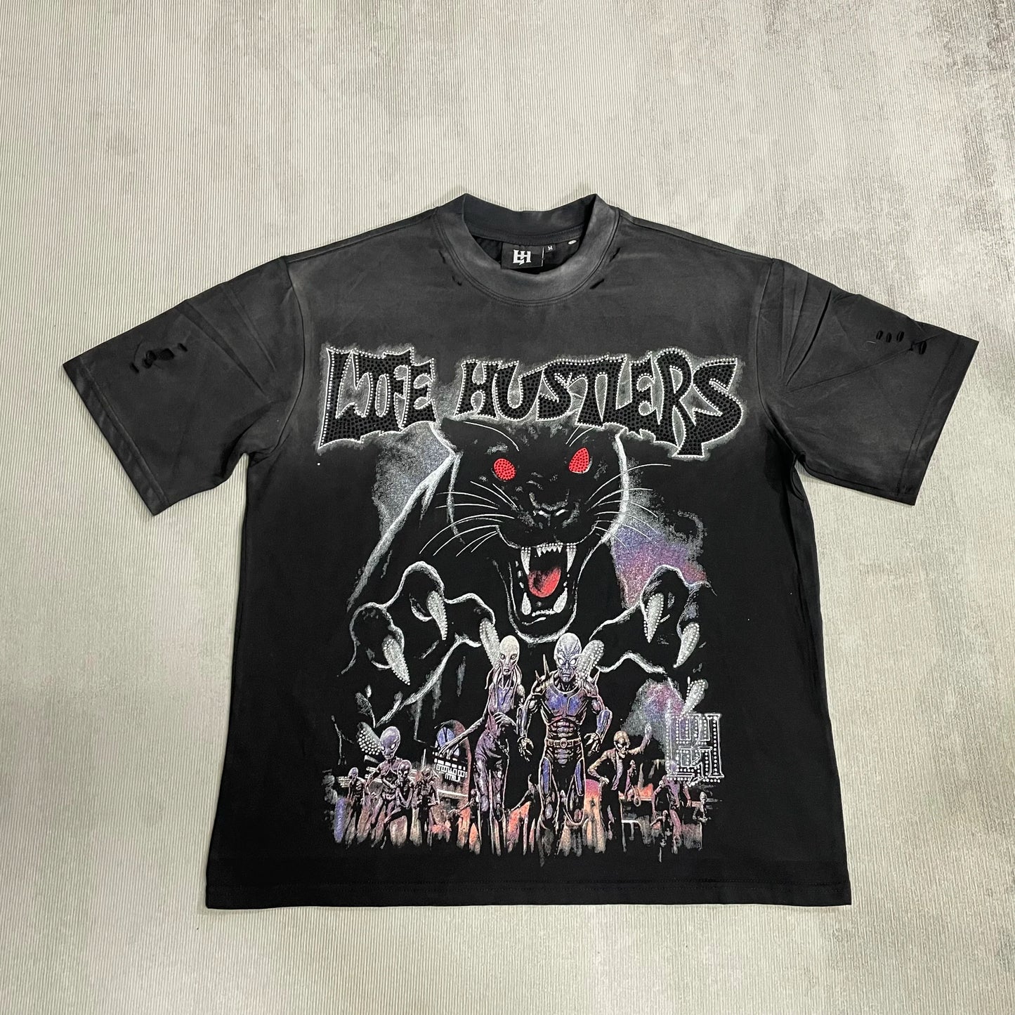 Distressed Graphic Oversized Cotton Streetwear T-Shirt with Vintage-Inspired Artwork