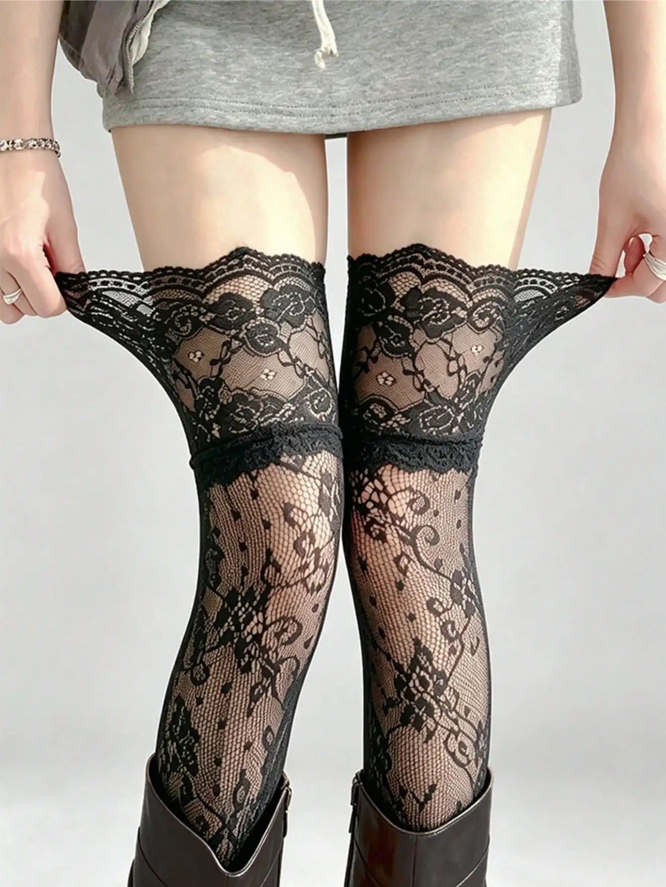 Vintage Floral Lace Thigh High Sheer Stockings with Non-Slip Stay-Up Design for Everyday Style