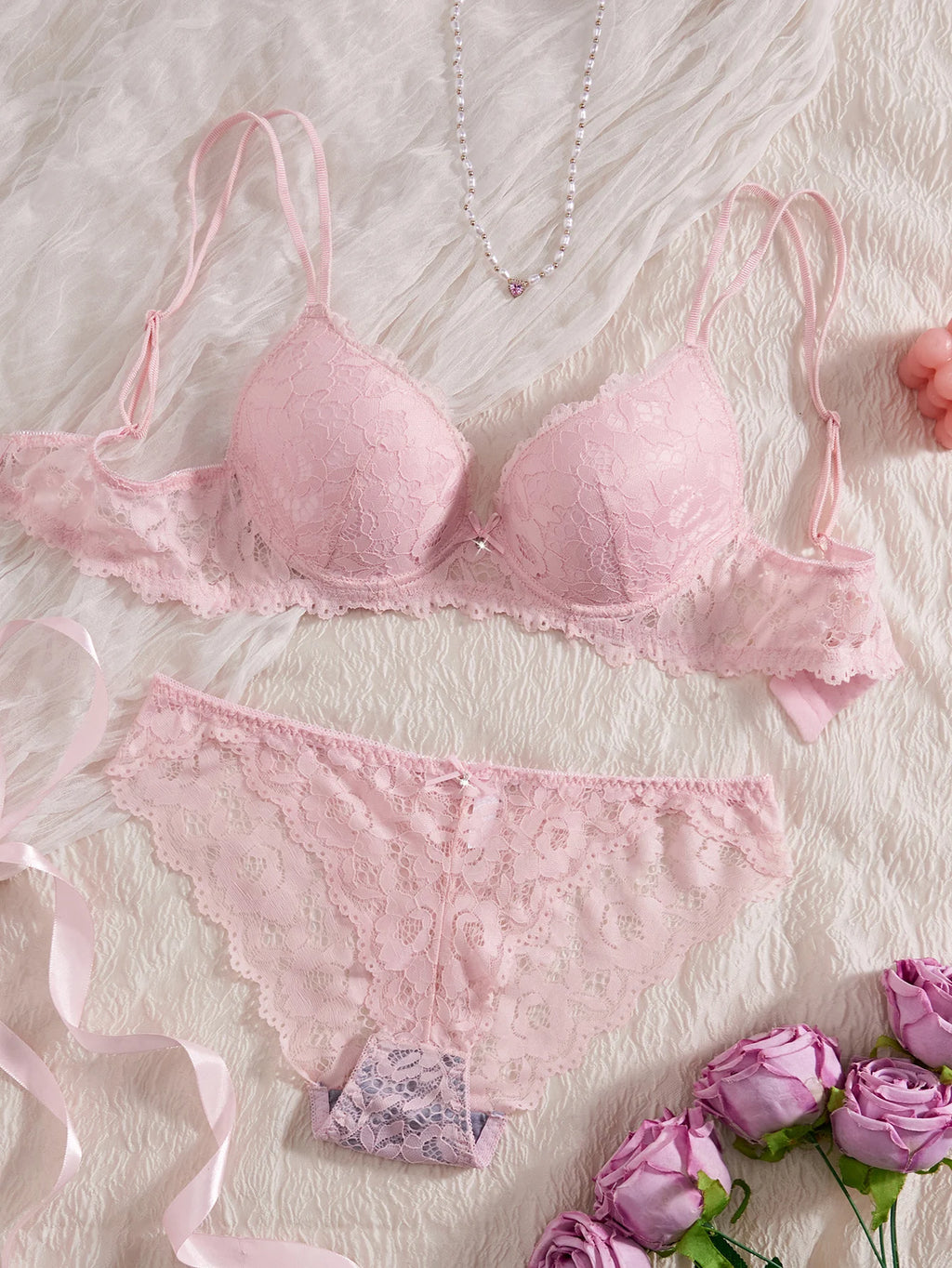 Romantic Floral Lace Underwire Bra and Panty Set with Double Straps