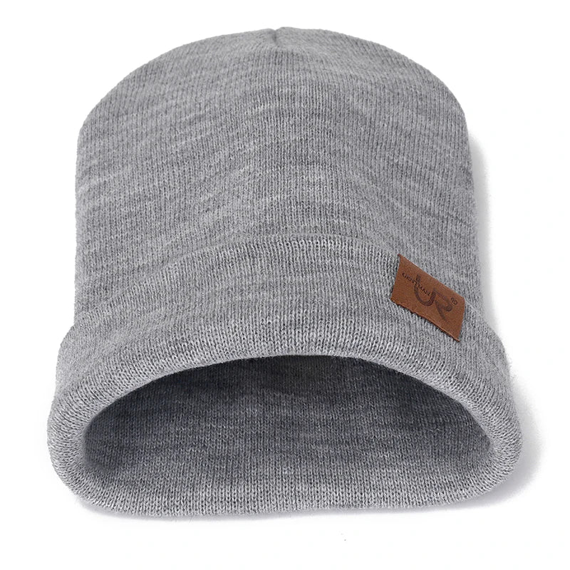 Minimalist Slouchy Acrylic Knit Beanie with Decorative Patch for Casual Streetwear Winter Fashion
