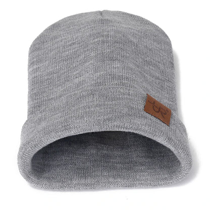 Minimalist Slouchy Acrylic Knit Beanie with Decorative Patch for Casual Streetwear Winter Fashion