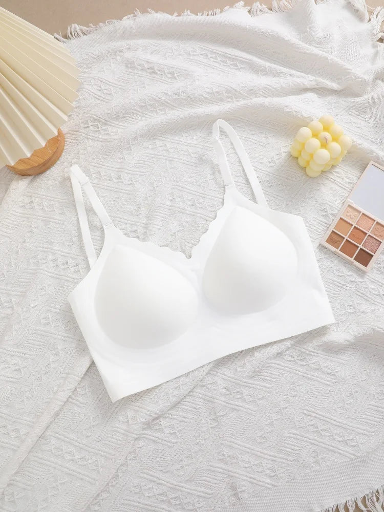 Scalloped-Edge Seamless V-Neck Bralette in Versatile Solid Neutrals