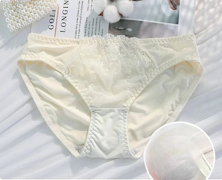 Scalloped Floral Lace Push-Up Bra with Side Smoothing Wings and Coordinated Brief Set