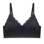Textured Lilac Seamless Bra with Scalloped V-Neckline and Adjustable Straps