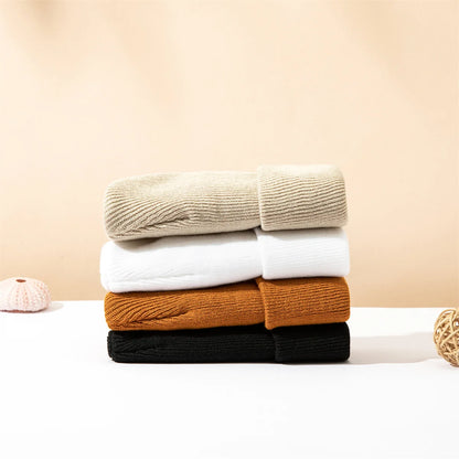 Minimalist Polyester Knit Beanie for Everyday Casual Streetwear Winter Outdoor Comfort and Style