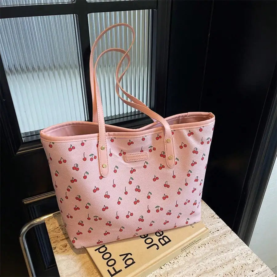 Large Capacity Printed Bucket Tote Bag with Zip Closure Design