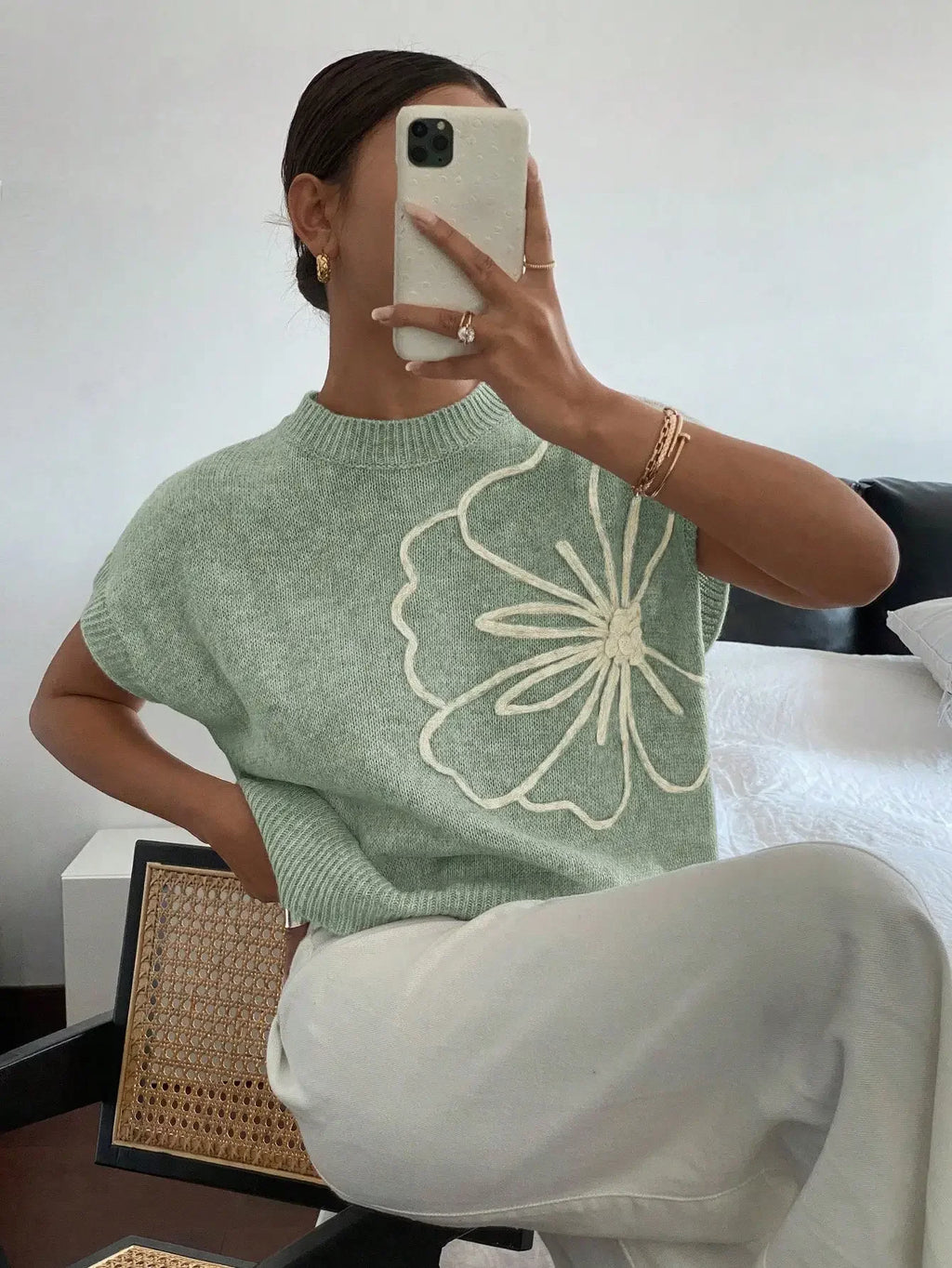 Women's Floral Crew Neck Knit Sweater with Relaxed Summer Short Sleeves