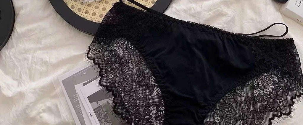 Scalloped Eyelash Lace Bralette and Boyleg Short Set with Cutout Front Detailing