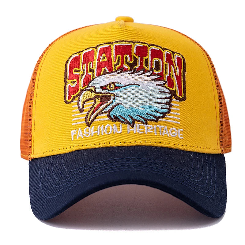 Unisex Breathable Mesh Trucker Cap with Graphic Patch for Casual Streetwear and Outdoor Style