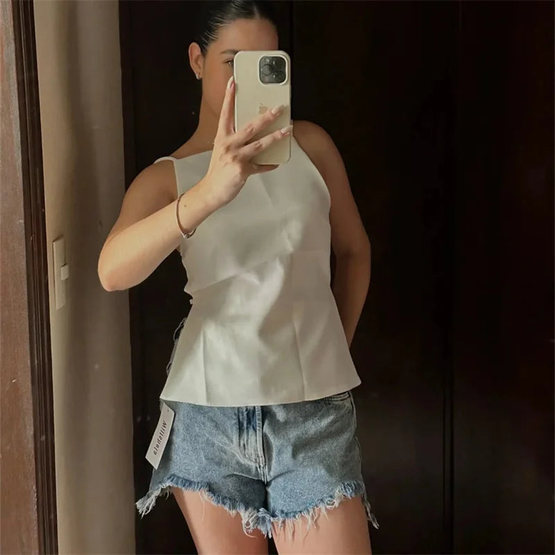 Minimalist Backless Spaghetti Strap Tank Top with Slim Fit Everyday Streetwear Style