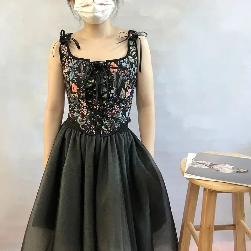 Lace-Up Corset Top with Structured Bodice and Adjustable Shoulder Ties